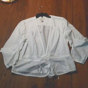 Banana  Republic  long sleeve  white top 100% cotton.  Open V-neck front.
